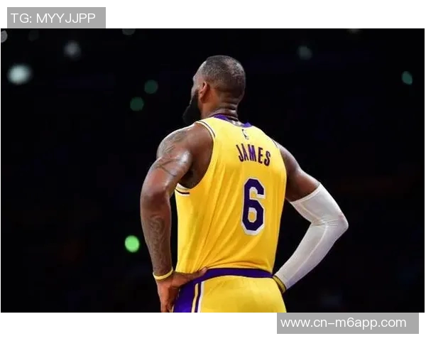 骑士主场迎战湖人詹姆斯穿海军蓝经典球衣致敬青春岁月 骑士主场迎战湖人詹姆斯穿海军蓝经典球衣致敬青春岁月