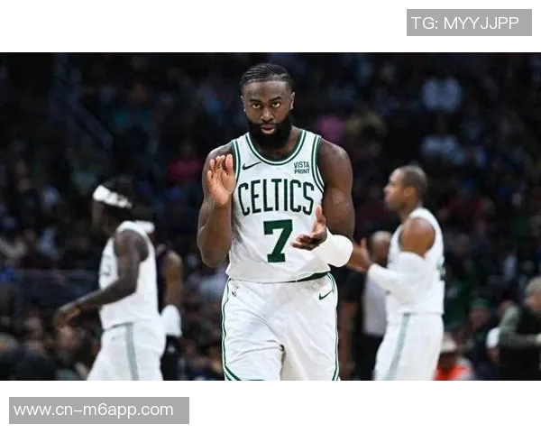 今天绿军主场迎战76人杰伦布朗伤愈复出助力球队争胜 今天绿军主场迎战76人杰伦布朗伤愈复出助力球队争胜